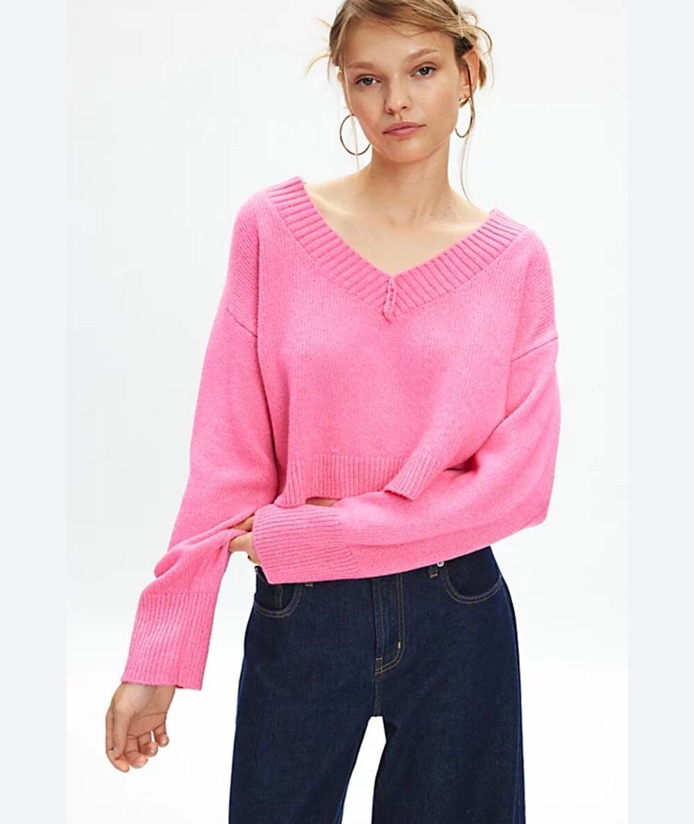 BDG Jenna Cropped V-Neck Sweater Pink Small